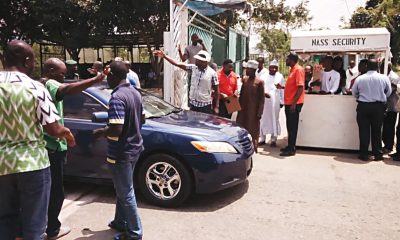 Breaking: PASAN Members Block Entrance, Exit Of NASS Complex As Nationwide Strike Begins